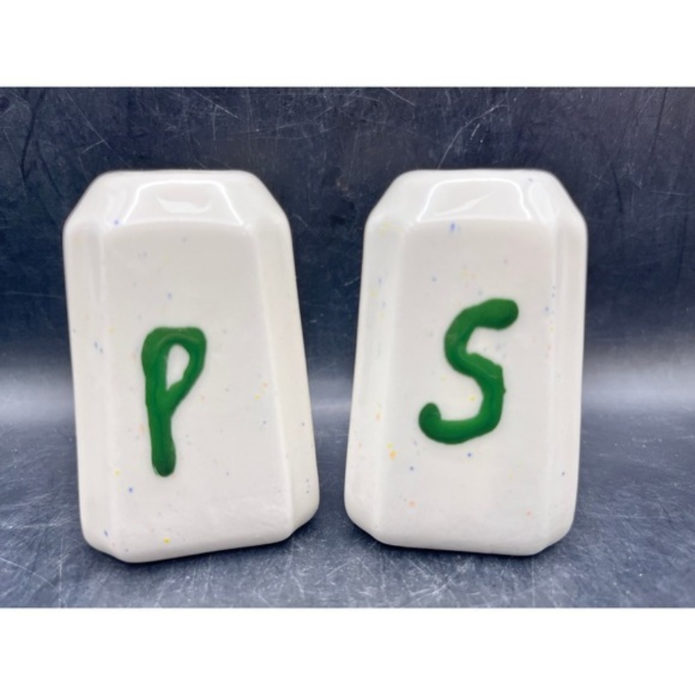 Vtg White Salt & Pepper‎ Shakers-Speckles w/ Names On Back Collectible Decor